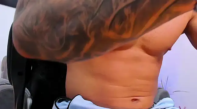 OwenMaximus814 online show from December 4, 2024, 7:34 pm