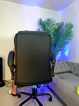 OwenMaximus814 online show from October 13, 2025, 11:27 pm