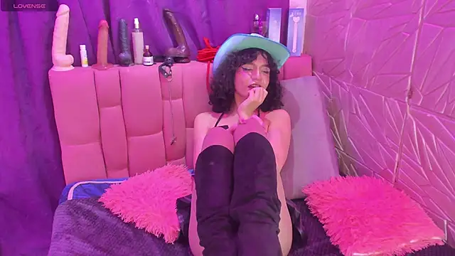 Snapshot of Angellike_doll chatting on October 3, 2025, 4:31 am Angellike doll online show from October 3, 2025, 4:31 am