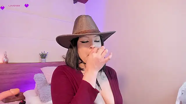 sherylgrey online show from September 23, 2025, 10:46 pm