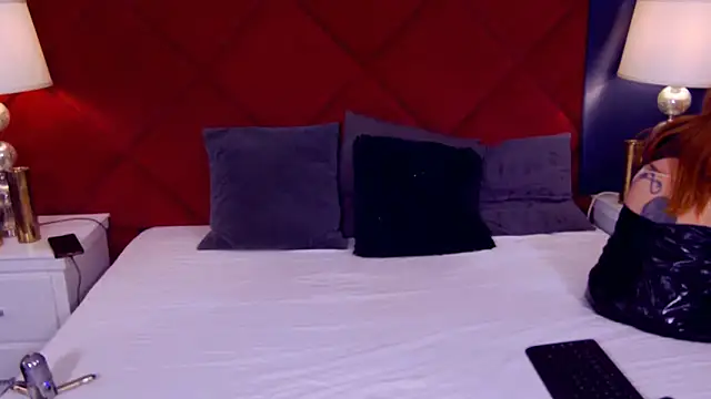 MinnieDrew online show from January 14, 2025, 8:04 pm