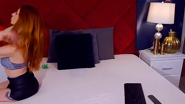 MinnieDrew online show from January 18, 2025, 8:09 pm