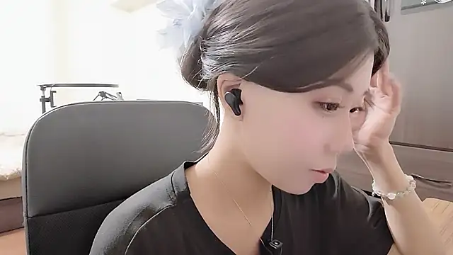 Snapshot of Fine-sand chatting on October 29, 2025, 1:24 pm Fine-sand online show from October 29, 2025, 1:24 pm