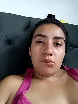 Hellen Alex online show from February 6, 2025, 3:31 pm