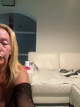 sissytrainz online show from April 15, 2026, 4:52 am