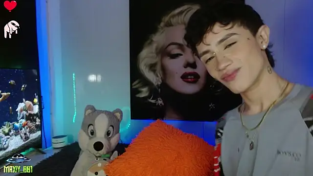 maxiy 001 online show from January 16, 2025, 7:17 am