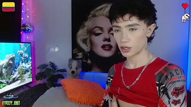 Snapshot of maxiy_001 chatting on August 4, 2026, 1:42 am maxiy 001 online show from August 4, 2026, 1:42 am