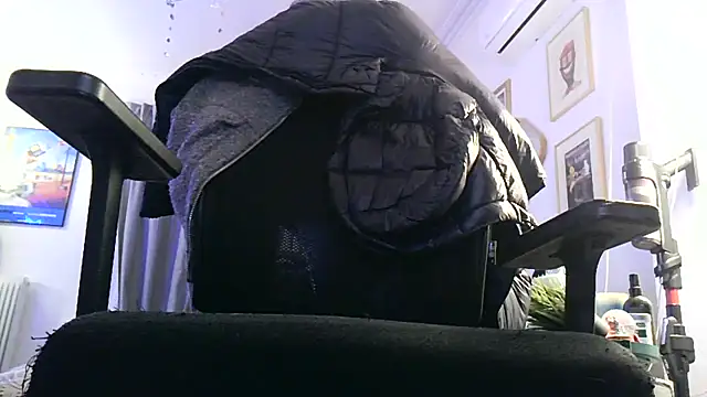 Snapshot of Bigone_uncut chatting on February 3, 2026, 7:19 pm Bigone uncut online show from February 3, 2026, 7:19 pm