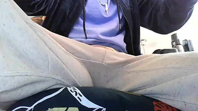 Snapshot of Bigone_uncut chatting on February 7, 2026, 9:57 am Bigone uncut online show from February 7, 2026, 9:57 am