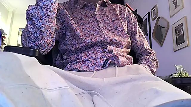 Snapshot of Bigone_uncut chatting on February 13, 2026, 5:31 pm Bigone uncut online show from February 13, 2026, 5:31 pm