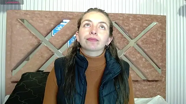 Snapshot of _isaabellaa chatting on April 30, 2026, 12:33 pm isaabellaa online show from April 30, 2026, 12:33 pm