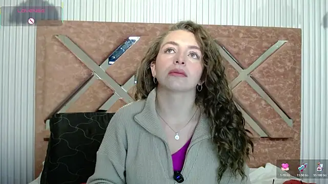 Snapshot of _isaabellaa chatting on May 7, 2026, 12:43 pm isaabellaa online show from May 7, 2026, 12:43 pm