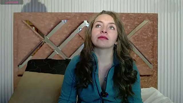 Snapshot of _isaabellaa chatting on May 9, 2026, 3:06 pm isaabellaa online show from May 9, 2026, 3:06 pm