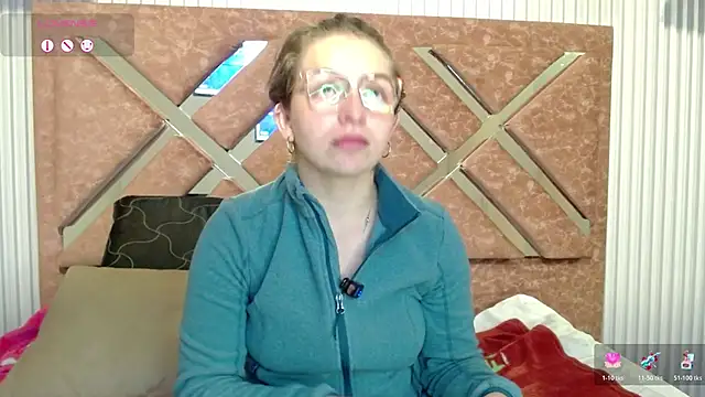 Snapshot of _isaabellaa chatting on May 20, 2026, 12:44 pm isaabellaa online show from May 20, 2026, 12:44 pm