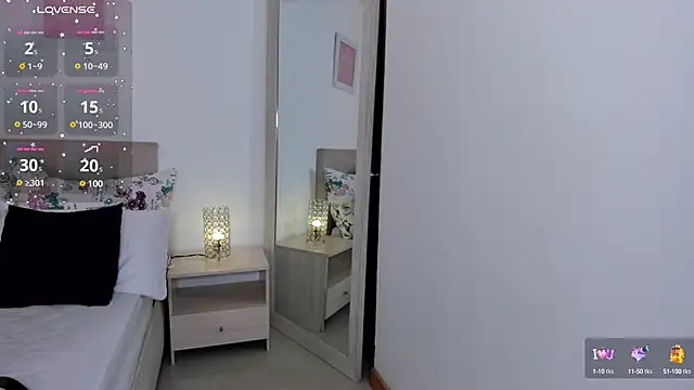 Snapshot of helen_kinett chatting on February 25, 2025, 10:07 pm helen kinett online show from February 25, 2025, 10:07 pm