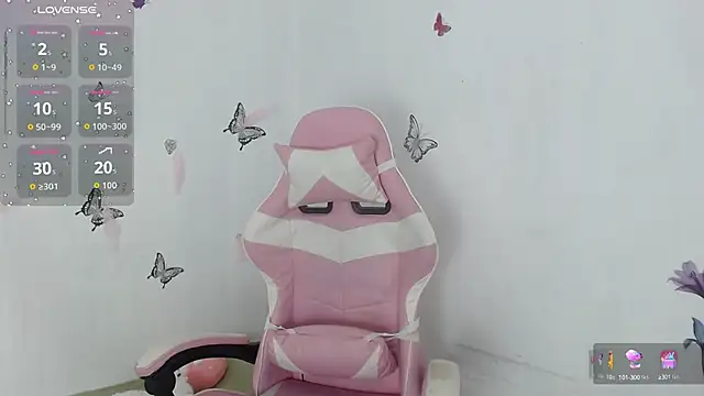 Snapshot of helen_kinett chatting on October 9, 2025, 10:08 pm helen kinett online show from October 9, 2025, 10:08 pm