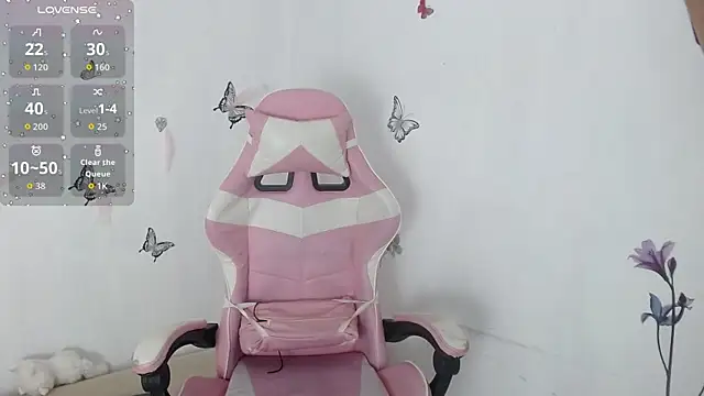 Snapshot of helen_kinett chatting on October 30, 2025, 2:18 pm helen kinett online show from October 30, 2025, 2:18 pm