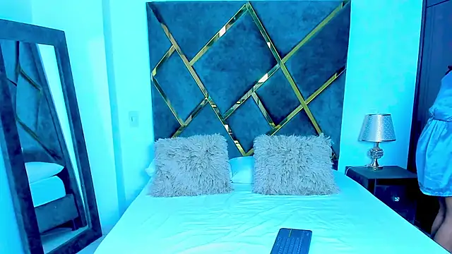 Snapshot of Criss_Ariana chatting on January 22, 2025, 5:49 pm Criss Ariana online show from January 22, 2025, 5:49 pm