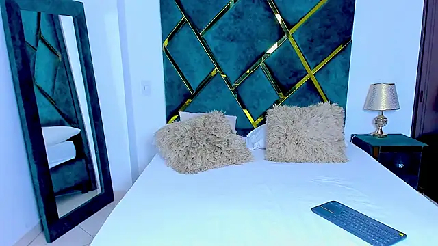 Snapshot of Criss_Ariana chatting on January 23, 2025, 11:48 am Criss Ariana online show from January 23, 2025, 11:48 am