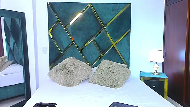 Snapshot of Criss_Ariana chatting on February 12, 2025, 11:51 am Criss Ariana online show from February 12, 2025, 11:51 am