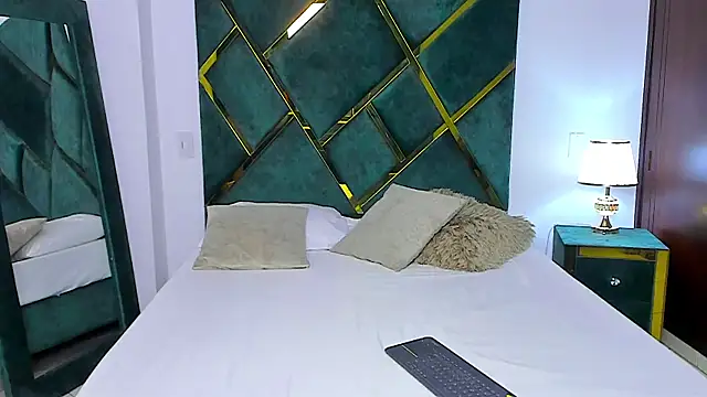 Snapshot of Criss_Ariana chatting on February 24, 2025, 11:54 am Criss Ariana online show from February 24, 2025, 11:54 am