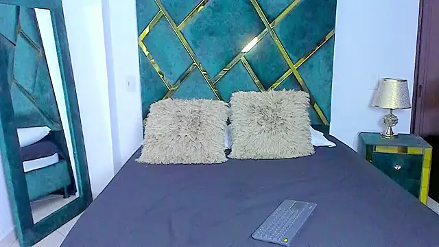 Snapshot of Criss_Ariana chatting on February 27, 2025, 12:02 pm Criss Ariana online show from February 27, 2025, 12:02 pm