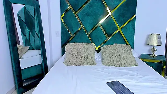 Snapshot of Criss_Ariana chatting on February 28, 2025, 2:42 pm Criss Ariana online show from February 28, 2025, 2:42 pm