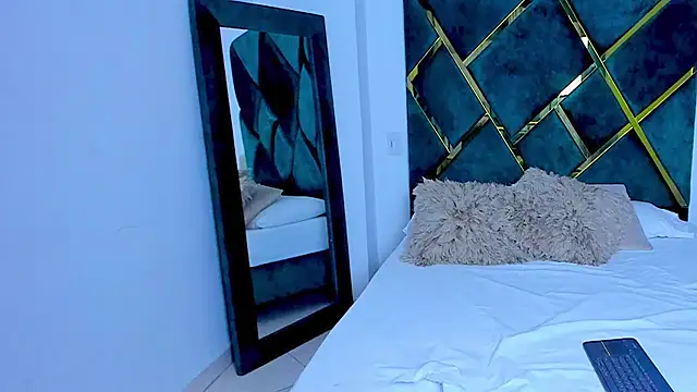 Snapshot of Criss_Ariana chatting on March 3, 2025, 5:50 pm Criss Ariana online show from March 3, 2025, 5:50 pm