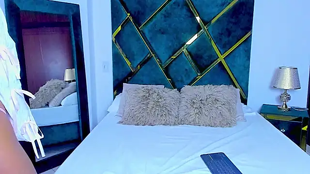 Snapshot of Criss_Ariana chatting on March 4, 2025, 11:51 am Criss Ariana online show from March 4, 2025, 11:51 am