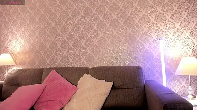 AriRobert  online show from January 6, 2026, 12:20 pm