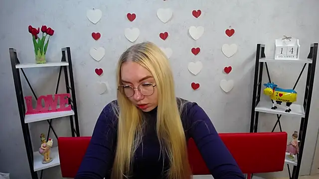 Snapshot of BeatriceFly chatting on December 14, 2024, 9:29 am BeatriceFly online show from December 14, 2024, 9:29 am