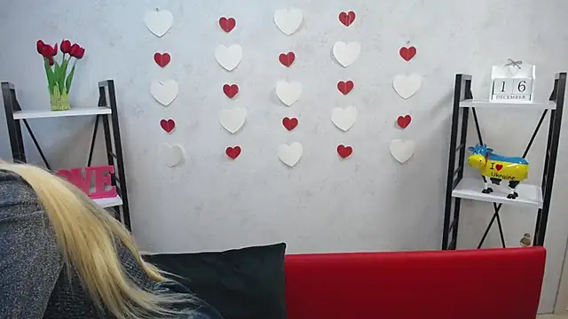 Snapshot of BeatriceFly chatting on December 16, 2024, 9:14 am BeatriceFly online show from December 16, 2024, 9:14 am