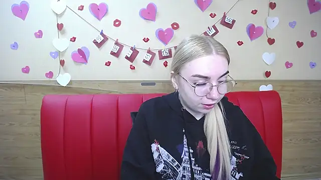 Snapshot of BeatriceFly chatting on March 1, 2025, 6:35 am BeatriceFly online show from March 1, 2025, 6:35 am