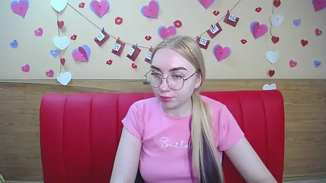 Snapshot of BeatriceFly chatting on March 1, 2025, 3:49 pm BeatriceFly online show from March 1, 2025, 3:49 pm