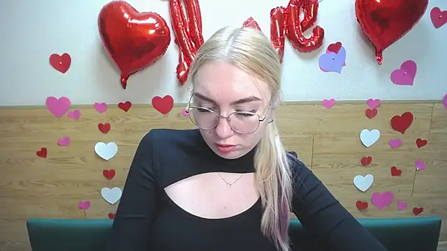 Snapshot of BeatriceFly chatting on March 9, 2025, 3:16 pm BeatriceFly online show from March 9, 2025, 3:16 pm