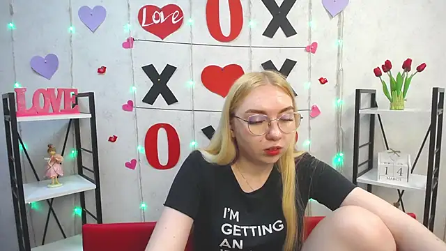 Snapshot of BeatriceFly chatting on March 15, 2025, 12:56 pm BeatriceFly online show from March 15, 2025, 12:56 pm