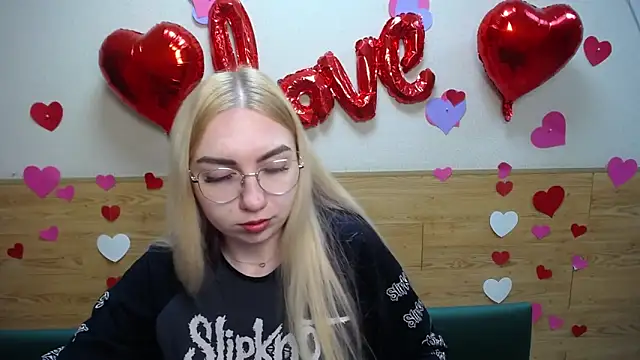 Snapshot of BeatriceFly chatting on March 20, 2025, 4:31 pm BeatriceFly online show from March 20, 2025, 4:31 pm