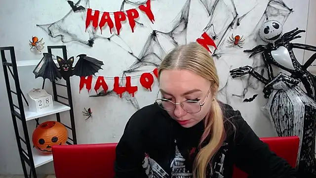 Snapshot of BeatriceFly chatting on October 29, 2025, 12:51 pm BeatriceFly online show from October 29, 2025, 12:51 pm