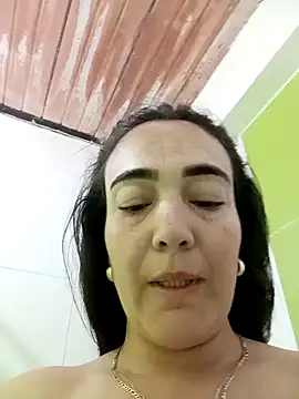 Snapshot of skayhot_ chatting on December 22, 2024, 1:33 pm skayhot online show from December 22, 2024, 1:33 pm