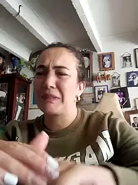 Snapshot of skayhot_ chatting on January 18, 2025, 5:15 pm skayhot online show from January 18, 2025, 5:15 pm