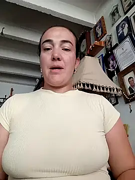 Snapshot of skayhot_ chatting on February 5, 2025, 1:33 pm skayhot online show from February 5, 2025, 1:33 pm