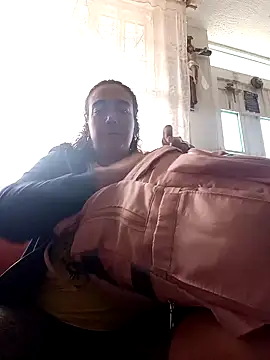 Snapshot of skayhot_ chatting on February 6, 2025, 1:43 pm skayhot online show from February 6, 2025, 1:43 pm