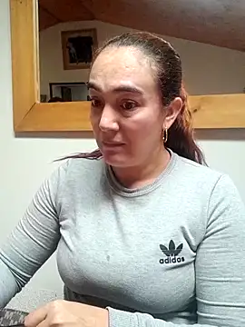 skayhot  online show from April 27, 2026, 1:09 pm