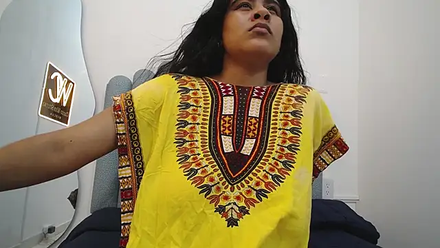 iniyalaboni online show from February 17, 2025, 9:30 pm