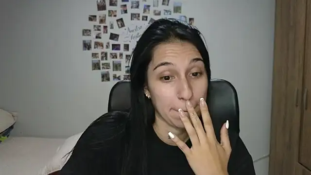 tammyandrade  online show from July 17, 2026, 4:12 pm
