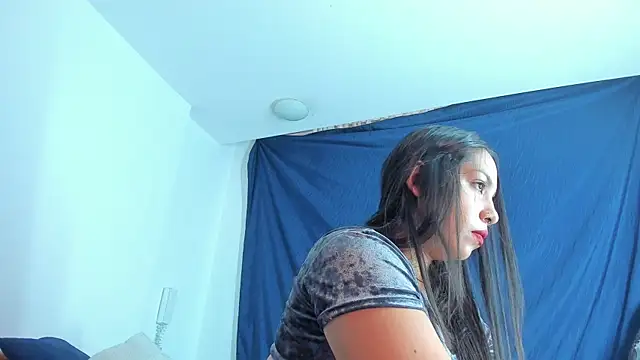 emiily15   online show from January 29, 2025, 5:56 pm