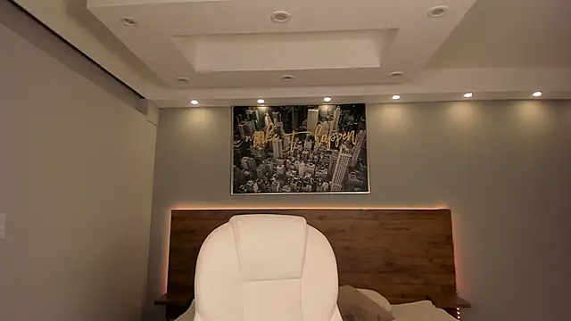 stefycherry online show from February 19, 2025, 8:31 pm