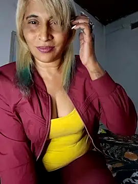 Goodgirlsue 77 online show from December 18, 2025, 8:04 pm