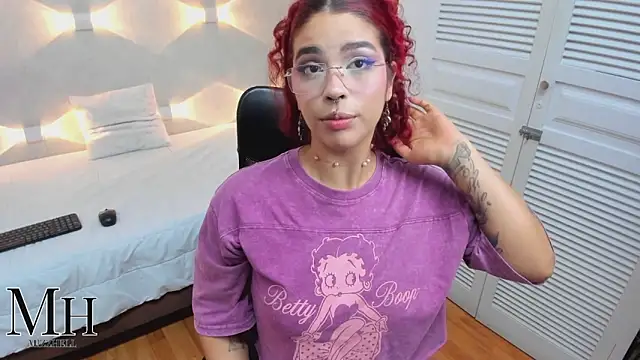 Snapshot of MizzHell chatting on February 7, 2026, 3:54 am MizzHell online show from February 7, 2026, 3:54 am