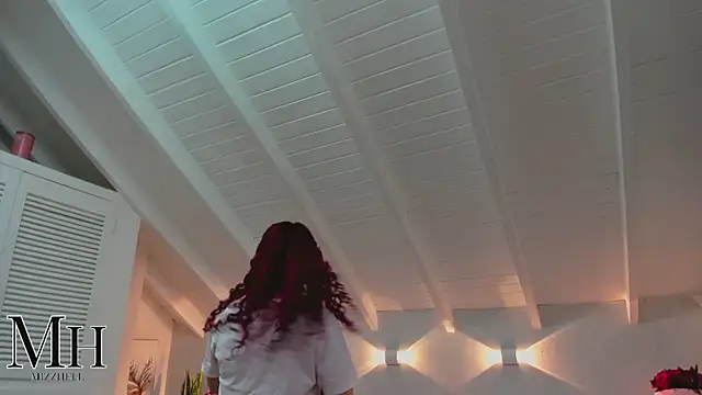 MizzHell online show from April 12, 2026, 3:44 am